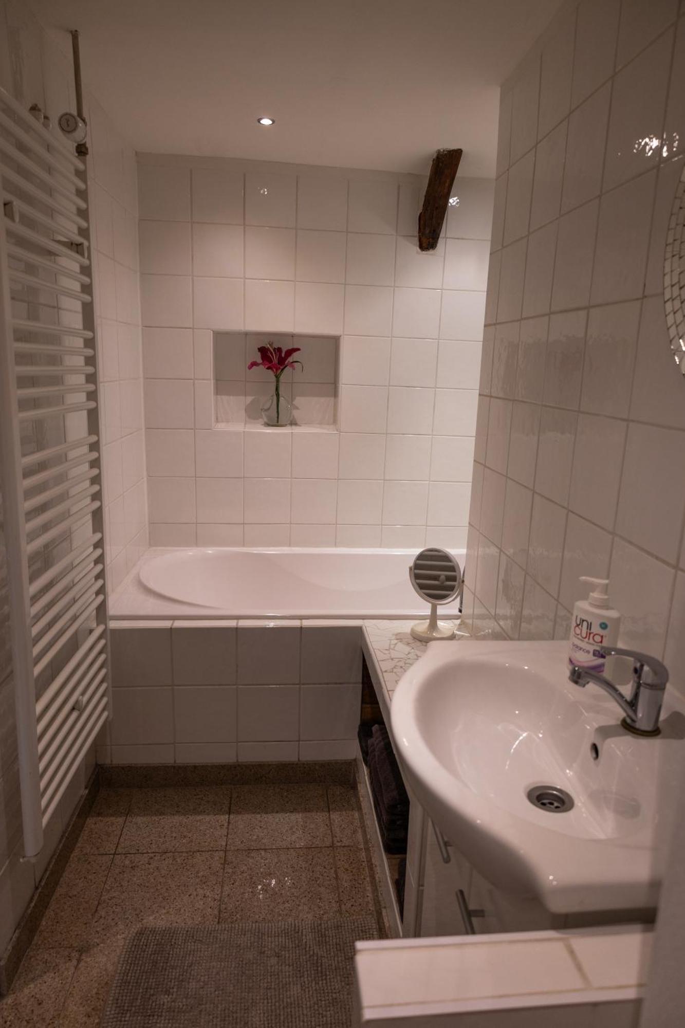 Bed & Breakfast 28 Appartement Met Prive Tuin Ассен Экстерьер фото